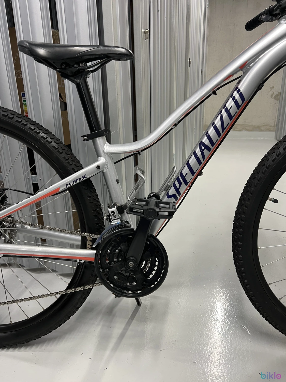4. Predám servisovaný bicykel v dobrom stave Specialized