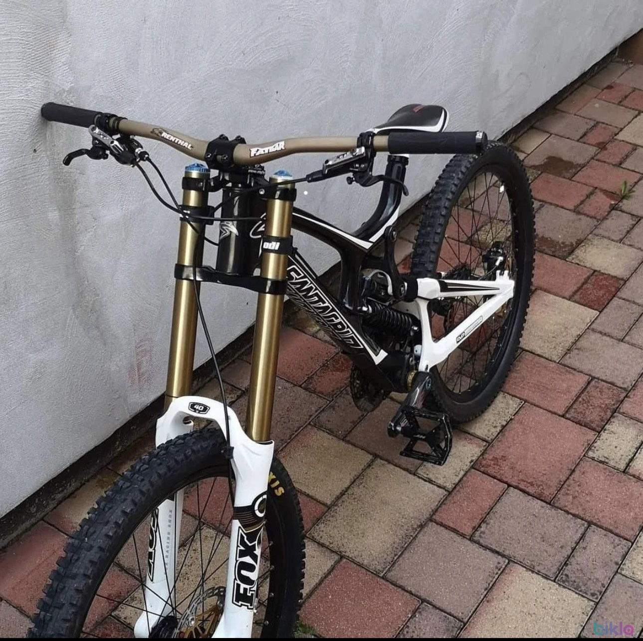 2. Santa Cruz V10 Carbon