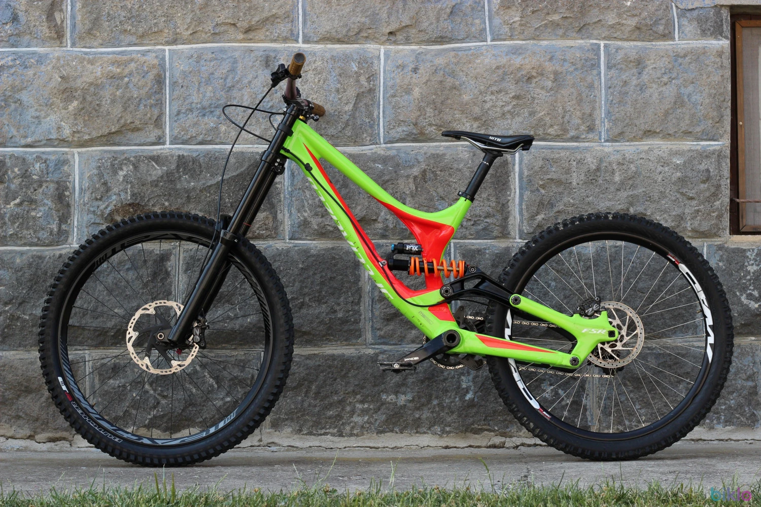 23. Specialized Demo 8 (2017) 27.5" - M -