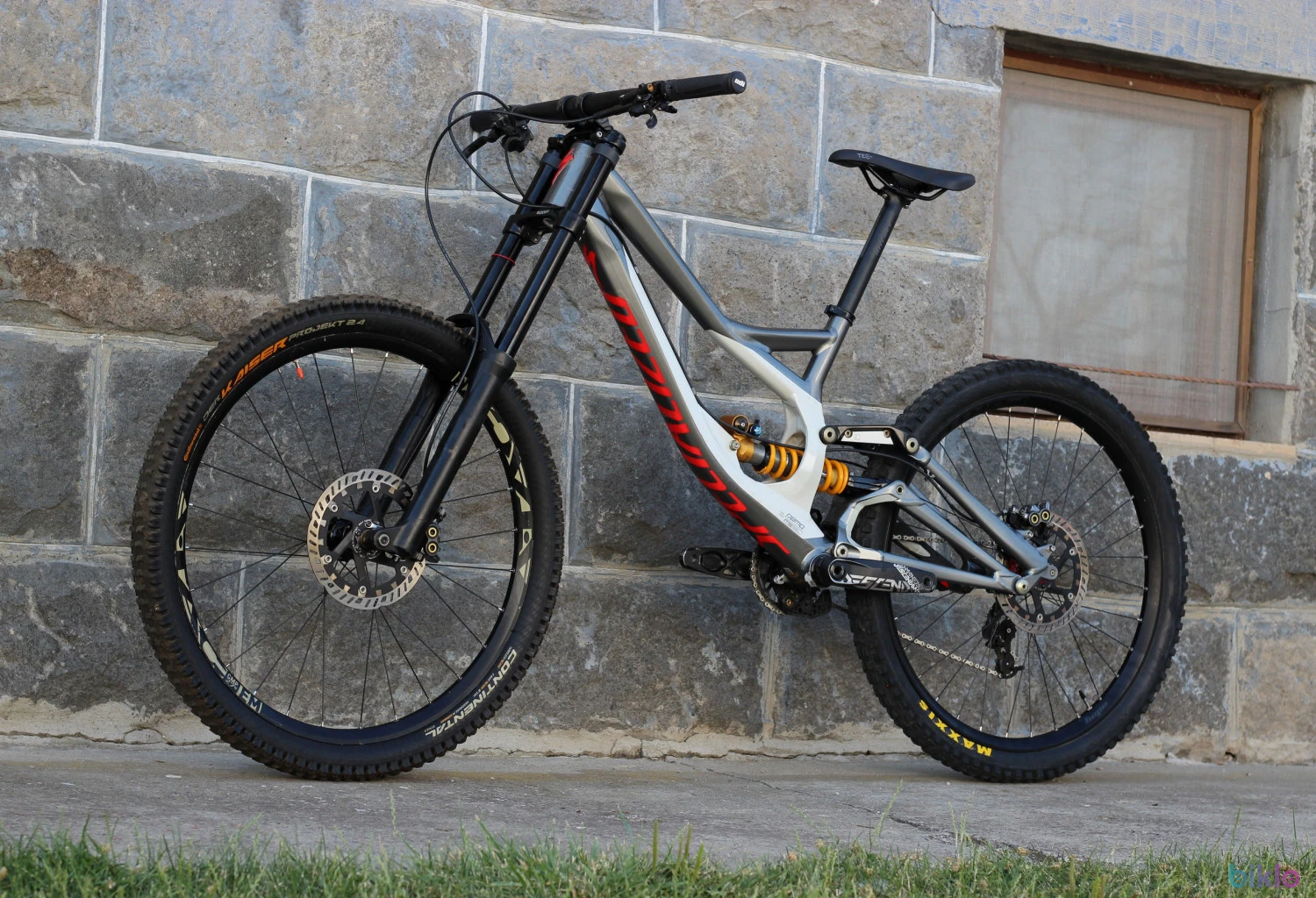 24. Specialized Demo 8 (2015) 27.5" - L -