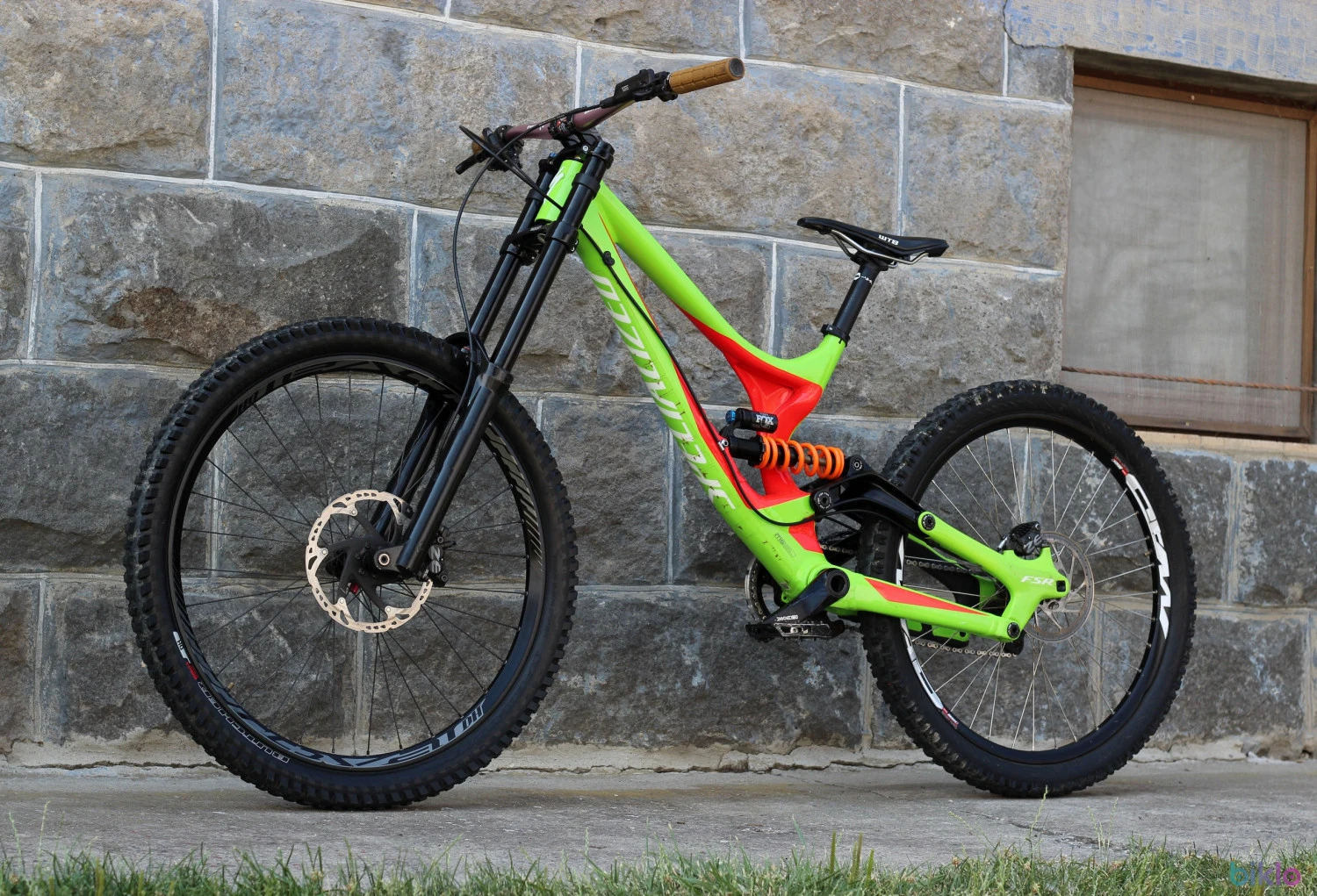 22. Specialized Demo 8 (2017) 27.5" - M -