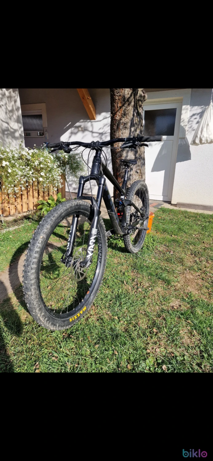 1. Trek Slash 8 2020