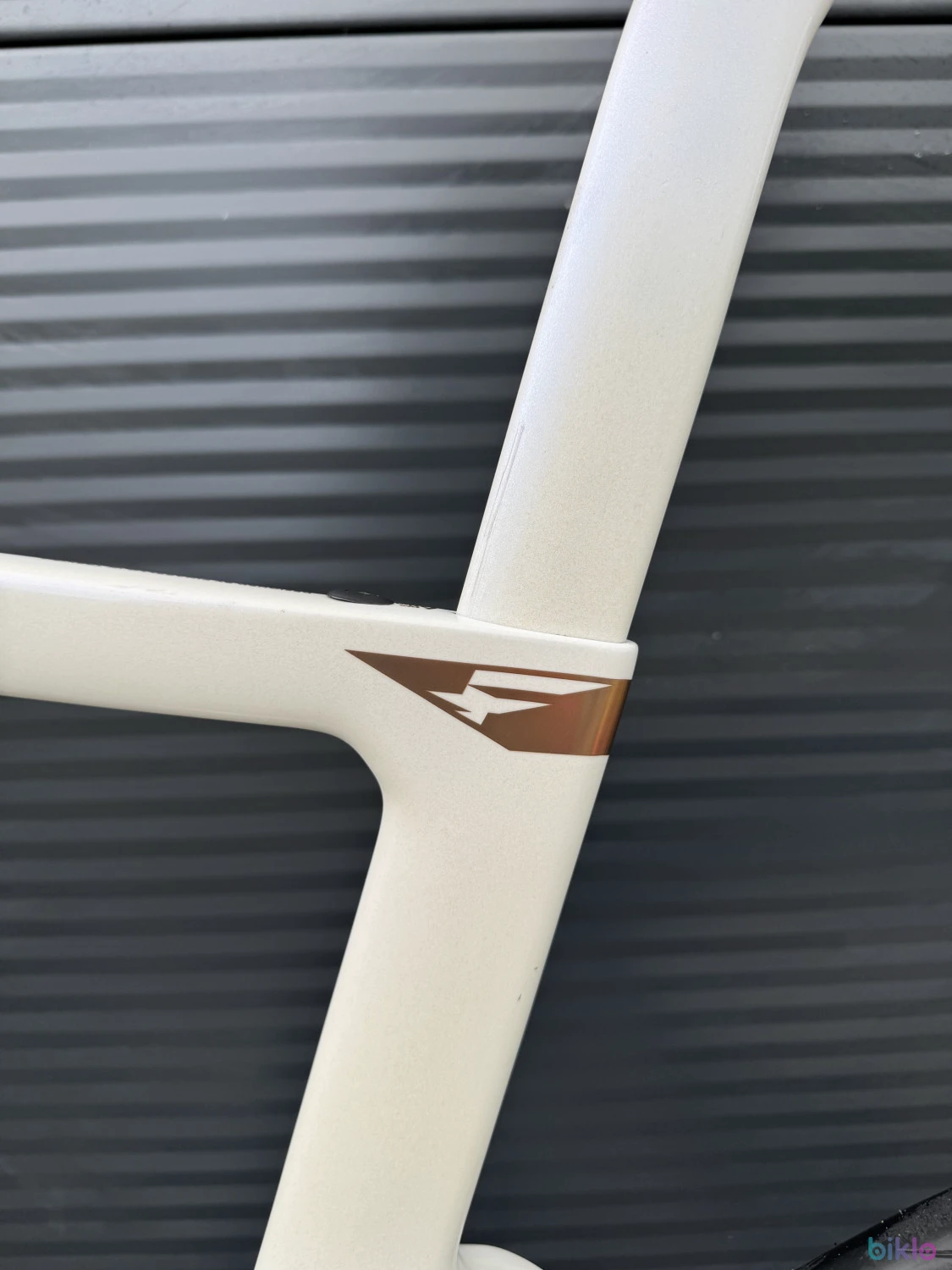 10. Pinarello F7 Most Ultra 45 - Shimano Ultegra Di2
