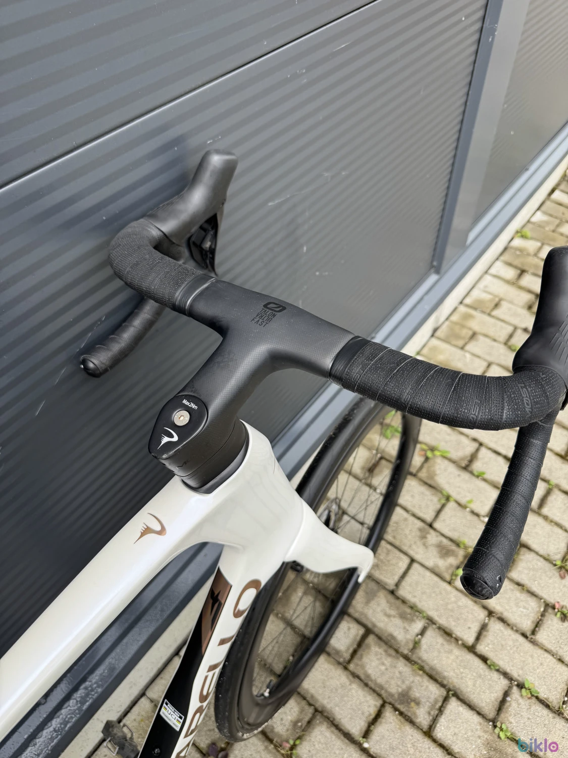 9. Pinarello F7 Most Ultra 45 - Shimano Ultegra Di2