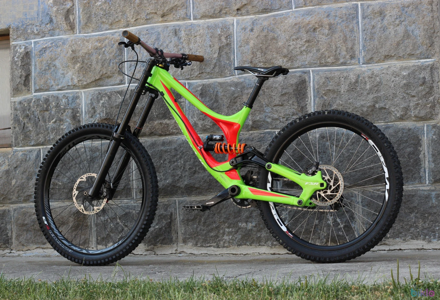 24. Specialized Demo 8 (2017) 27.5" - M -