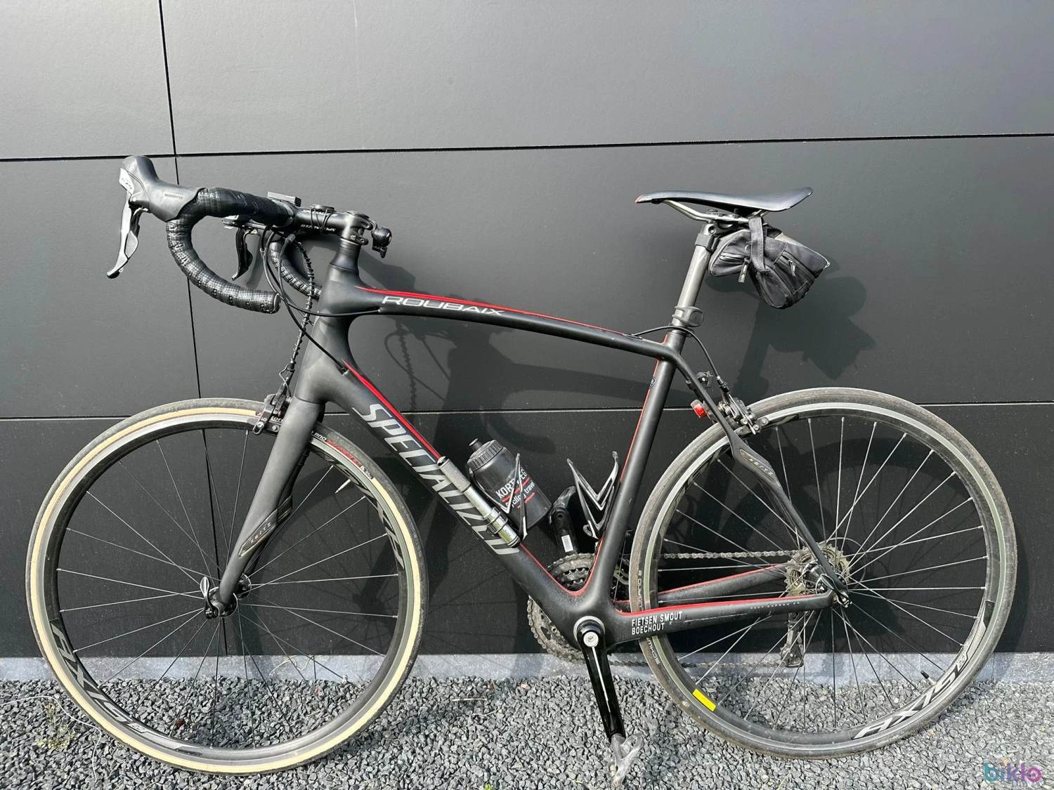 1. Specialized Roubaix Maat58