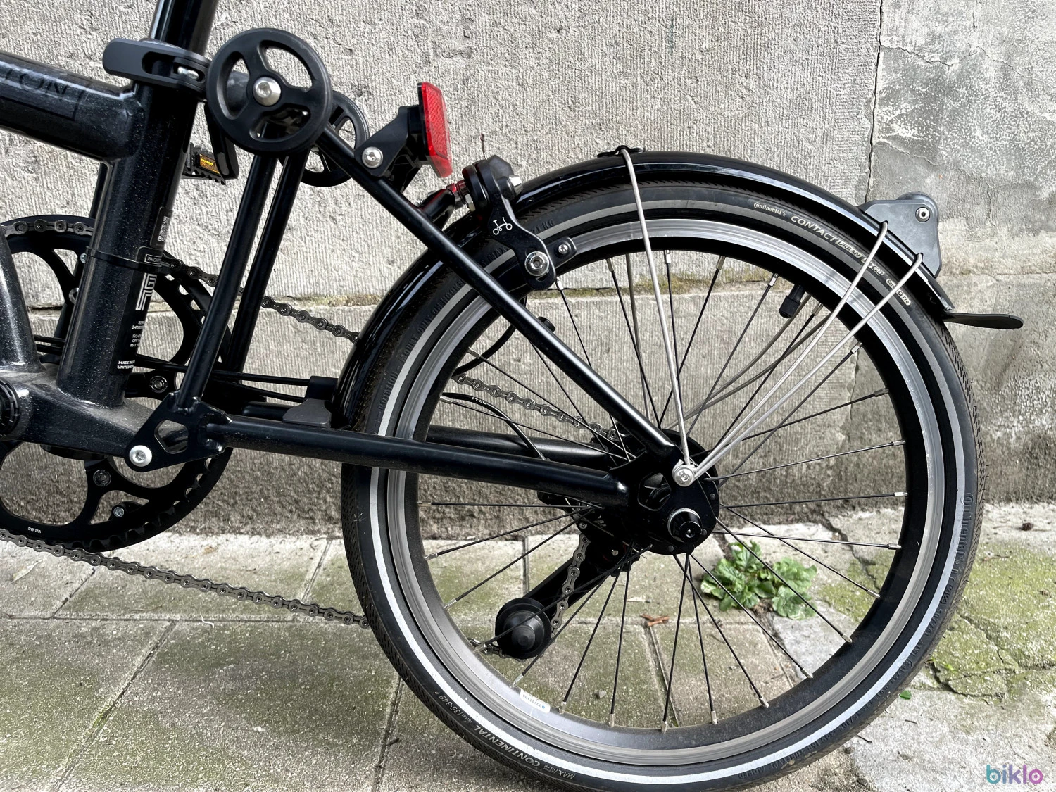 2. Brompton P-LINE S4L with titanium end caps. Midnight black