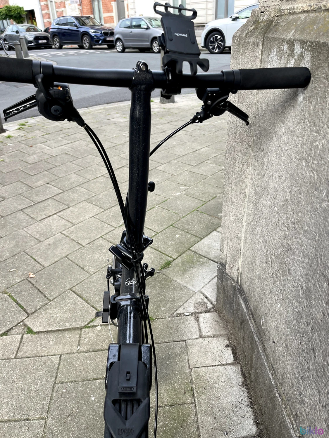 4. Brompton P-LINE S4L with titanium end caps. Midnight black