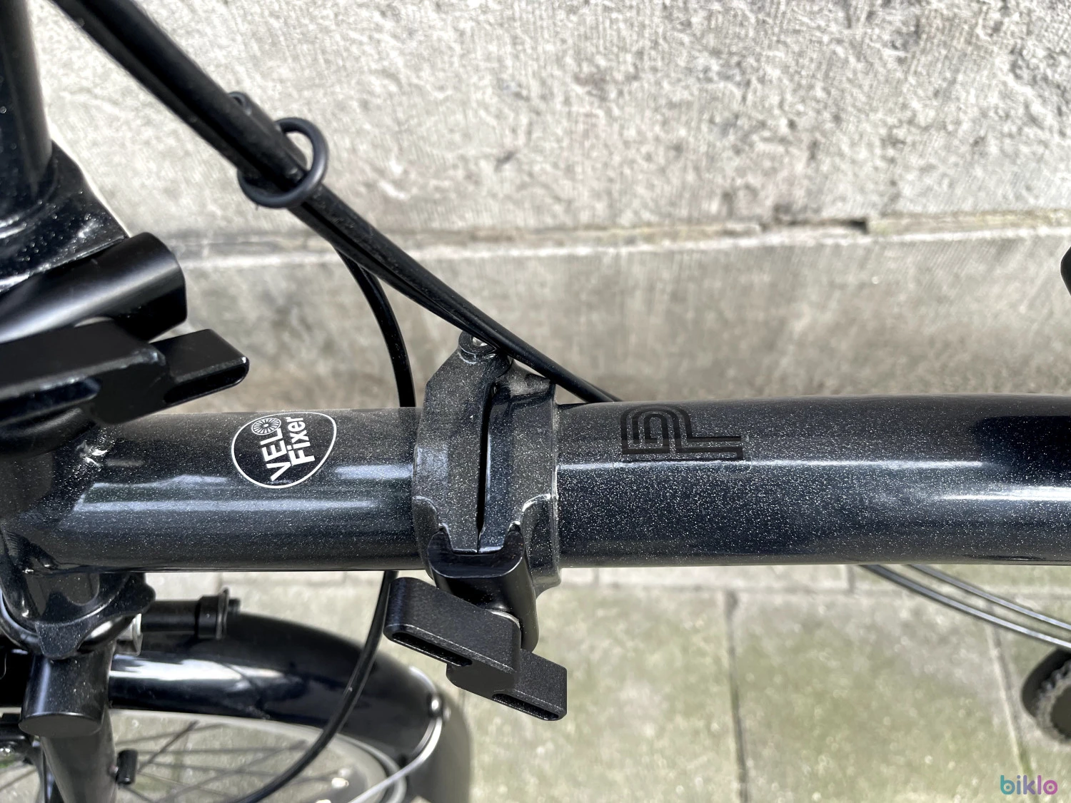 8. Brompton P-LINE S4L with titanium end caps. Midnight black