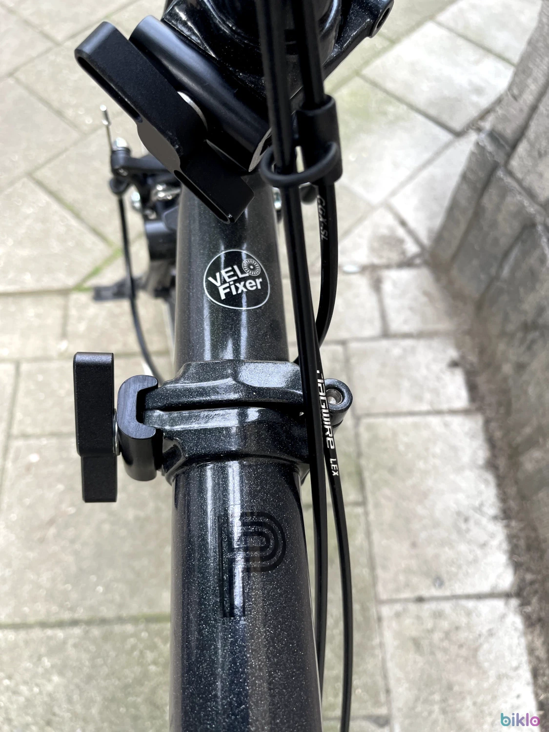 5. Brompton P-LINE S4L with titanium end caps. Midnight black