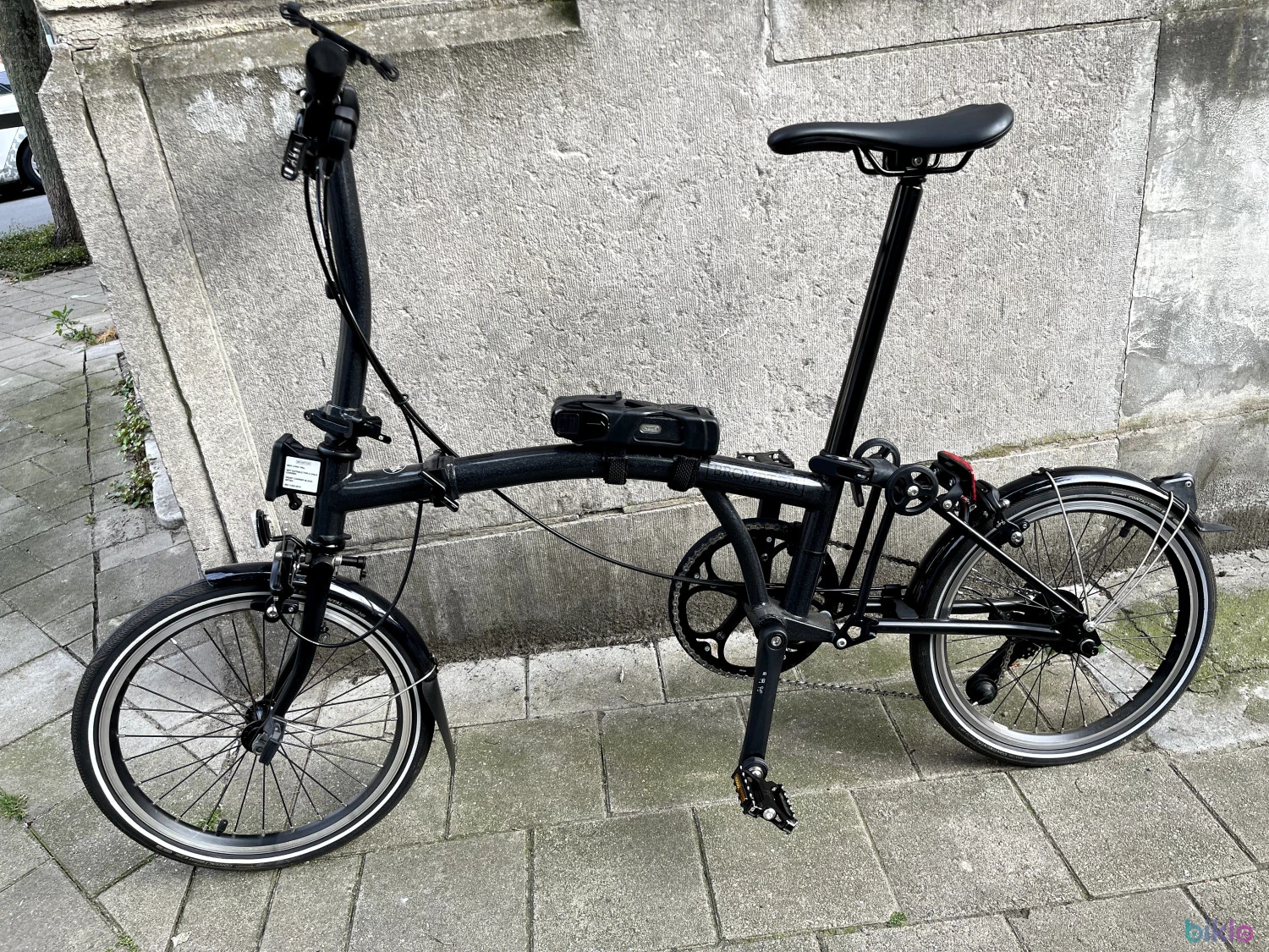 10. Brompton P-LINE S4L with titanium end caps. Midnight black