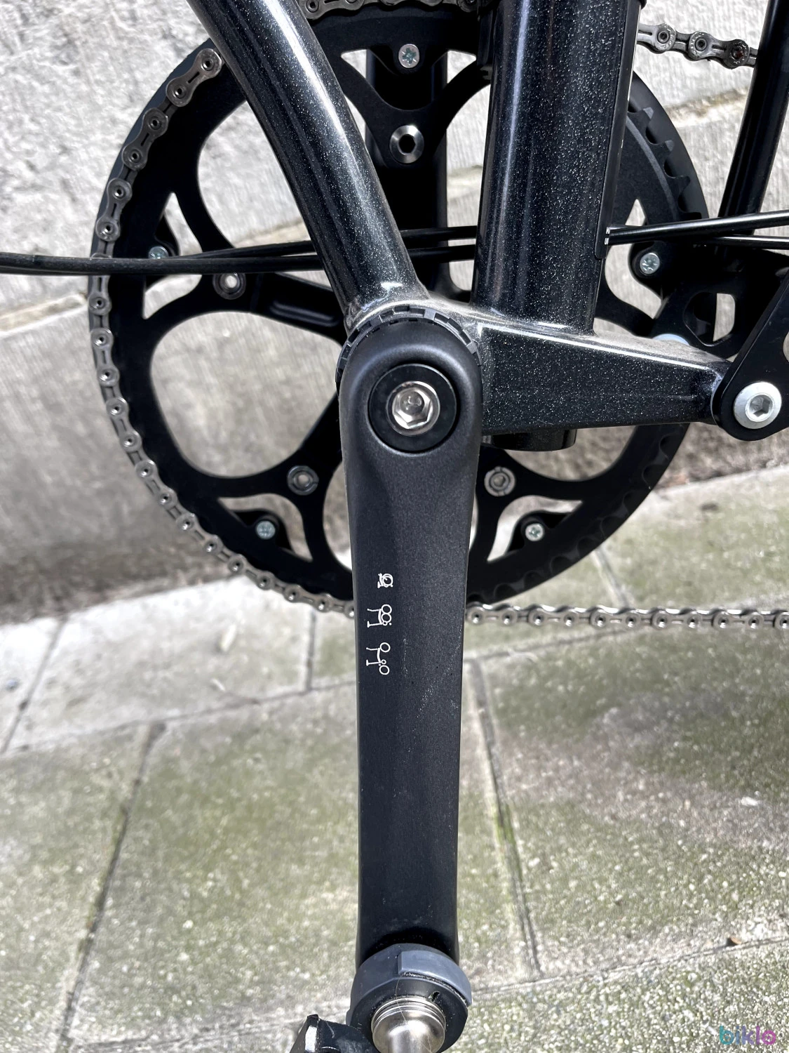 6. Brompton P-LINE S4L with titanium end caps. Midnight black