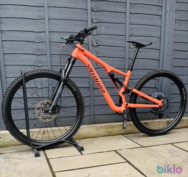 1. Specialized stumpjumper alloy L size