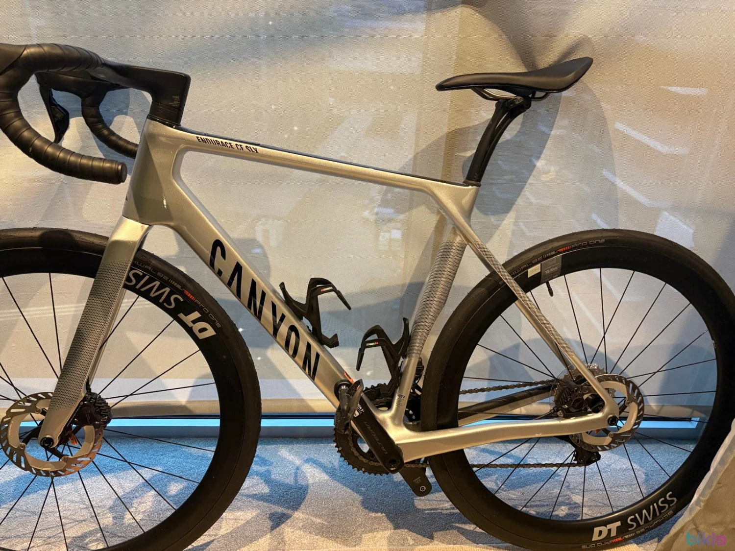 1. Canyon Endurace CF SLX 8 Di2 (Ultegra) 2025 size M