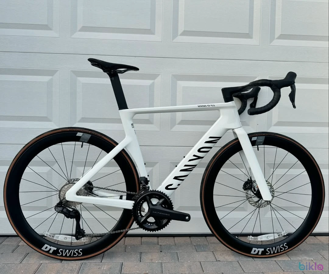 1. 2025 Canyon Aeroad CF SLX 8 Di2