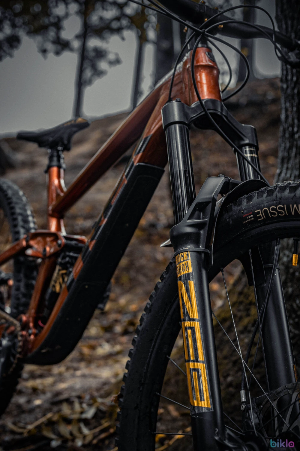 1. Trek Slash 8 gen5 /2023/L/Mulet/