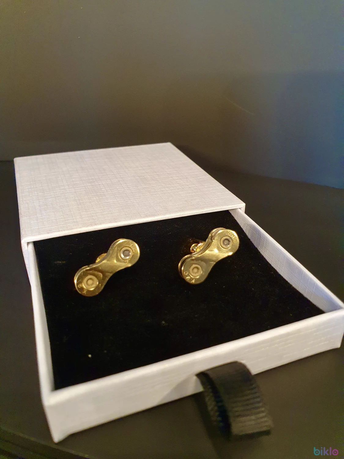 2. Manschettenknöpfe aus Fahrradketten Gold