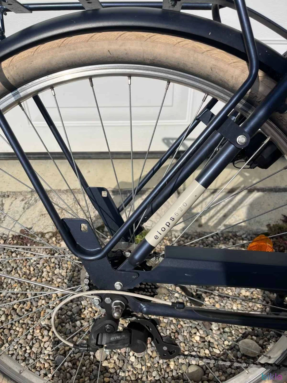2. City Bike Elops, dunkelblau 28″, frisch gewartet+Handyhalter gratis