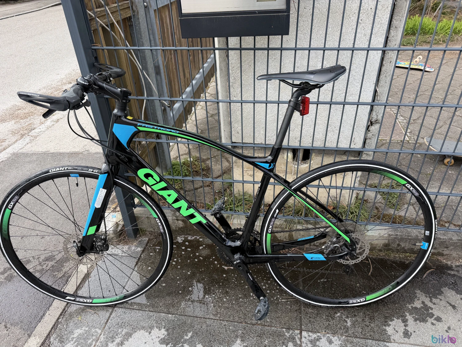1. GIANT FastRoad ML 2 Black