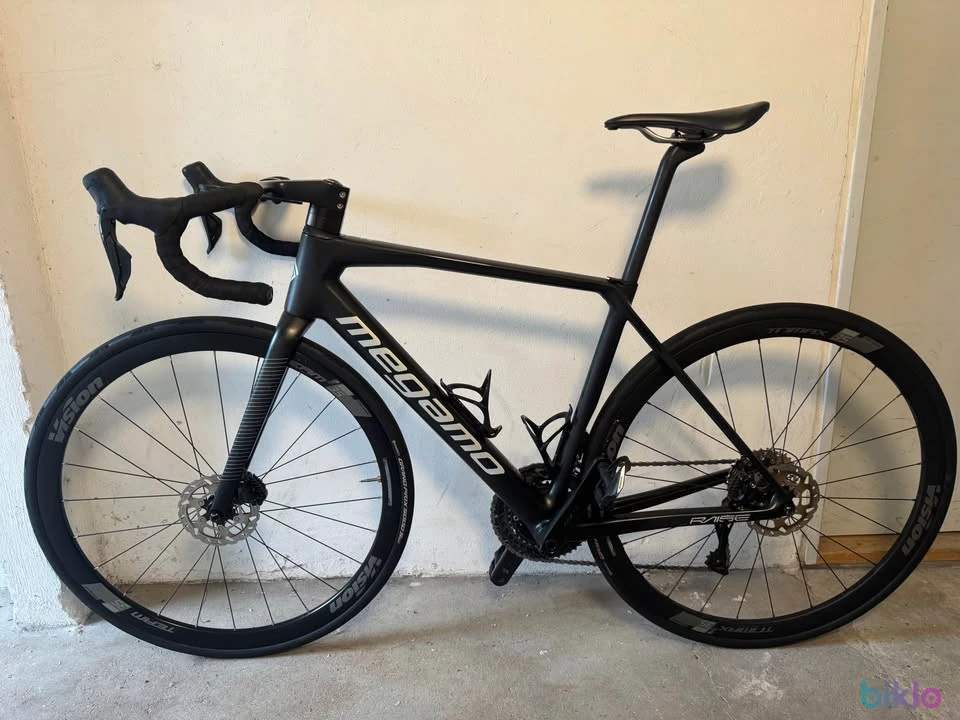 1. Megamo Raise 15 SH12 105 Di2 2023 landevejscykel str. M (170-182 cm)