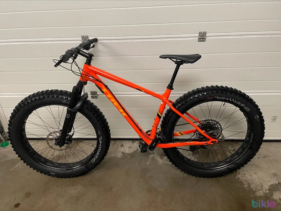 2. Trek Farley 7 Etujousitettu Fatbike, 27.5" L