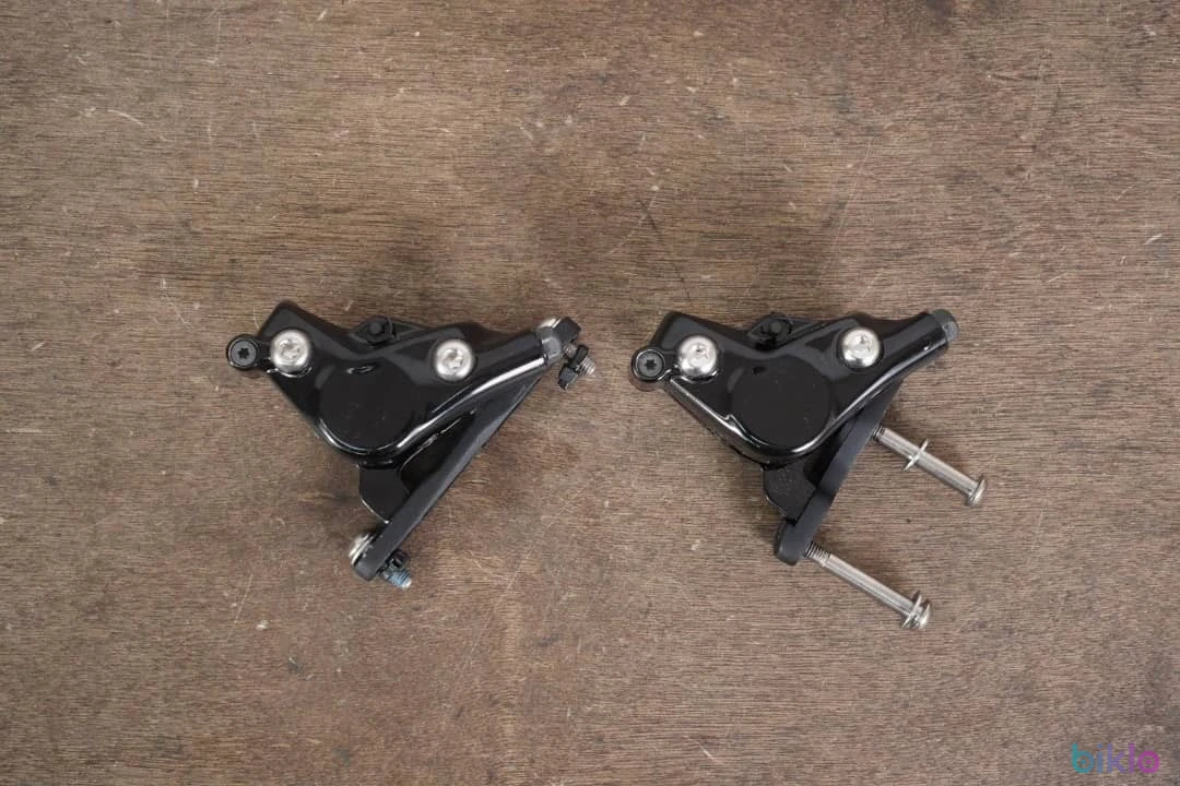 6. Groupe SRAM Rival eTap AXS HRD 12 vitesses avec freins à disque hydrauliques électroniques