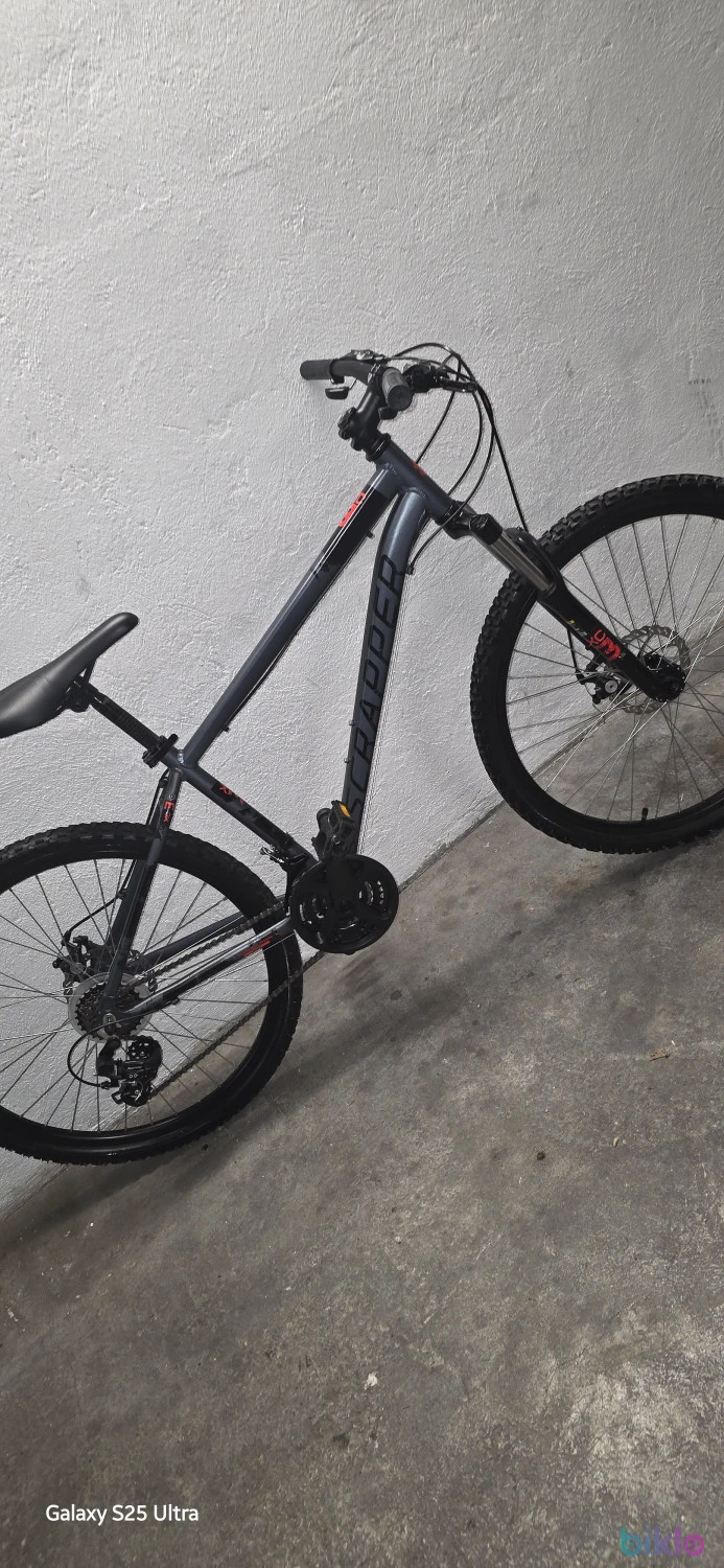 1. Vélo MTB SCRAPPER Taille S État comme neuf