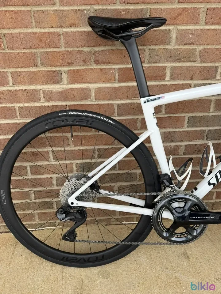 8. 2025 Specialized Tarmac SL8 Expert Ultegra Di2 54cm
