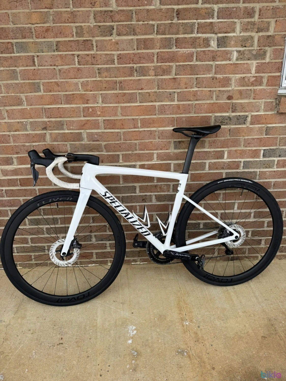 4. 2025 Specialized Tarmac SL8 Expert Ultegra Di2 54cm