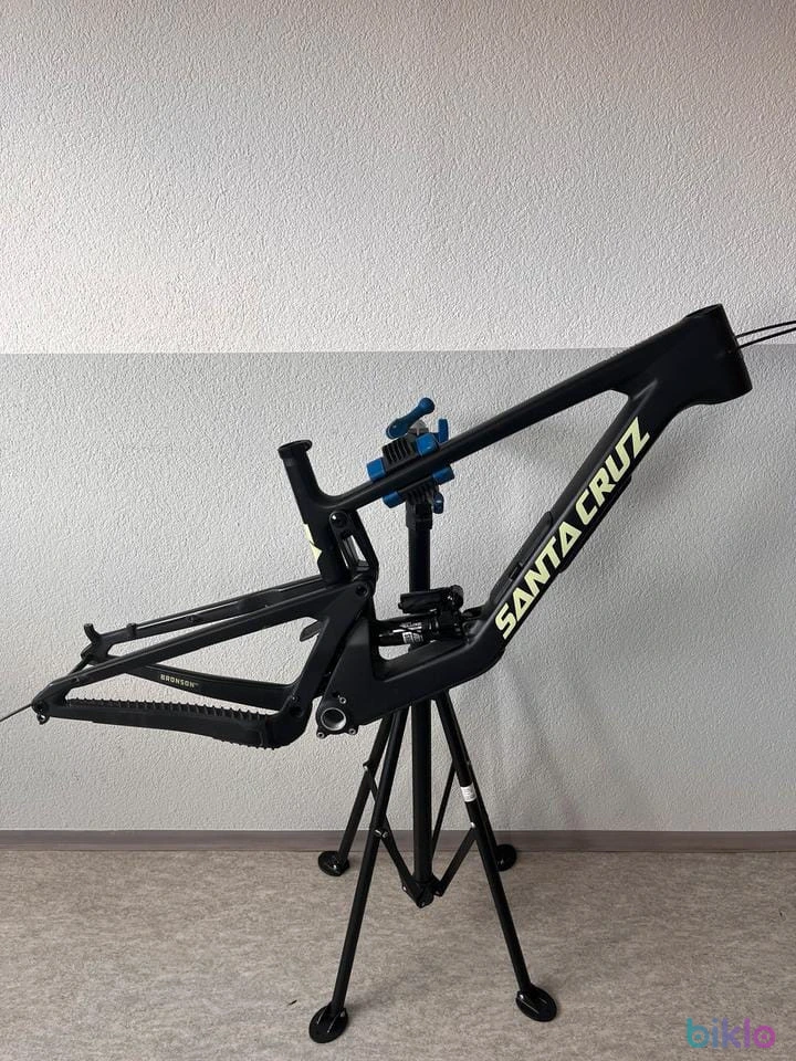 1. Cadre Santa Cruz Bronson CC 4.1 – Taille L