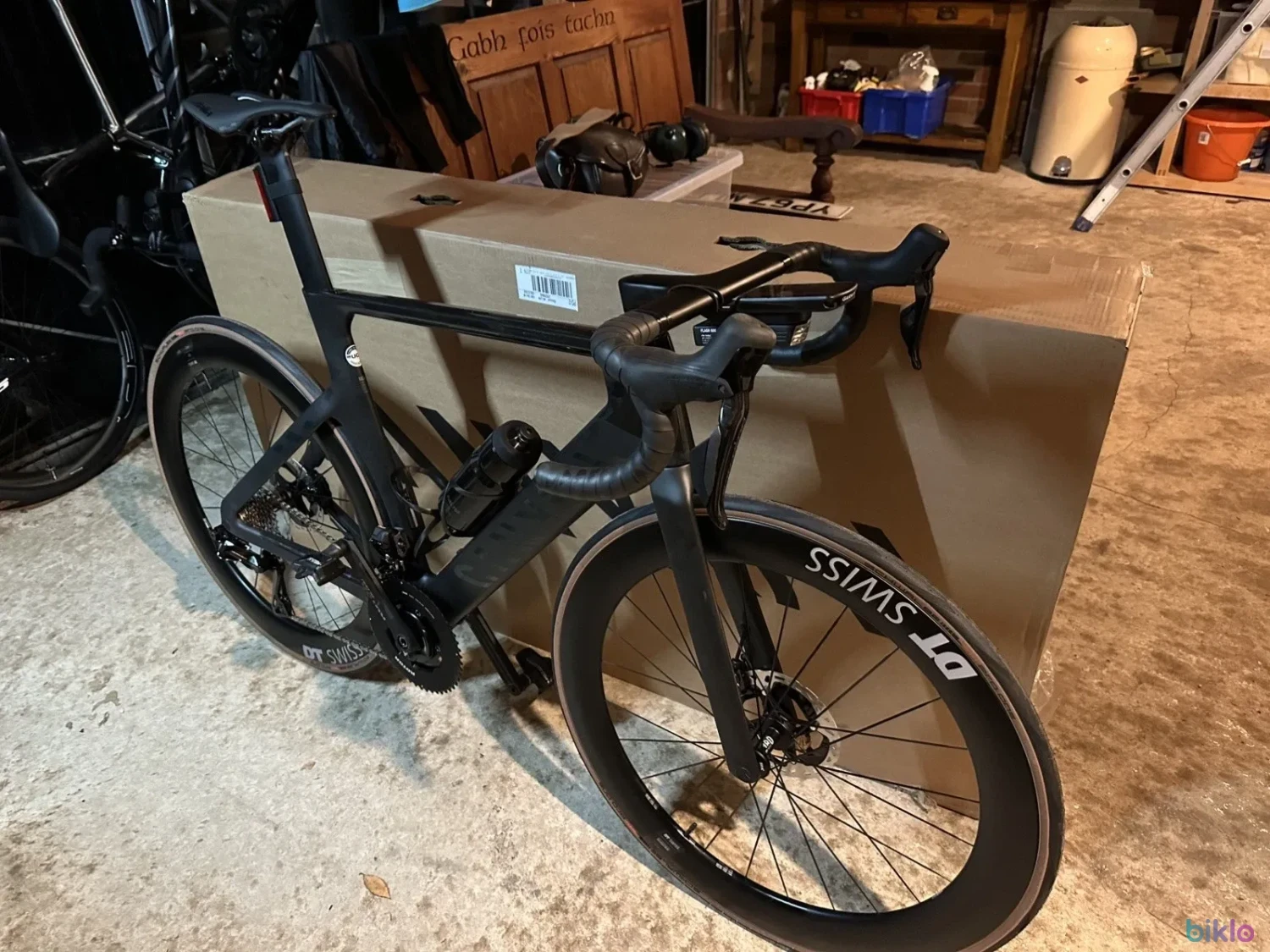 4. Canyon Aeroad CFR Medium - Di2 Dura Ace - Couleur furtive-