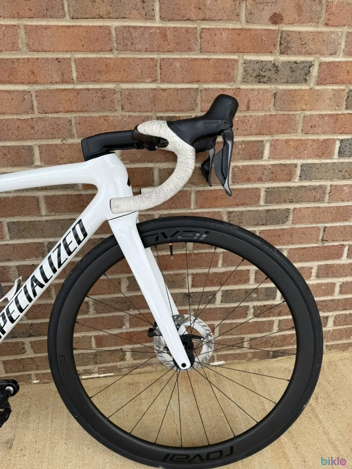 2. 2025 Specialized Tarmac SL8 Expert Ultegra Di2 54cm