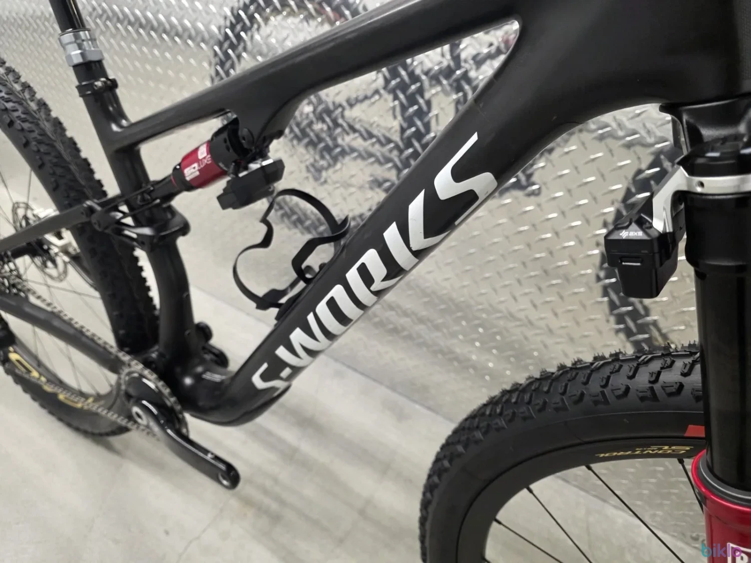 16. Specialized S-Works Epic 8 Medium Flight Attendant