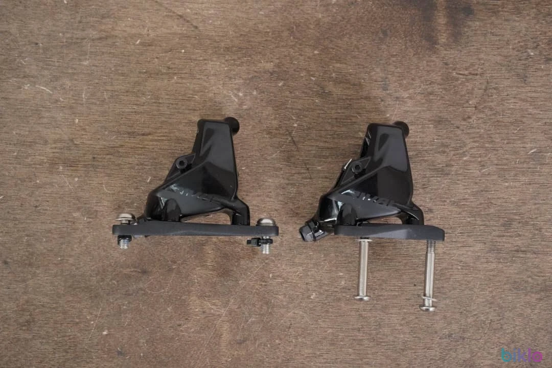 5. Groupe SRAM Rival eTap AXS HRD 12 vitesses avec freins à disque hydrauliques électroniques