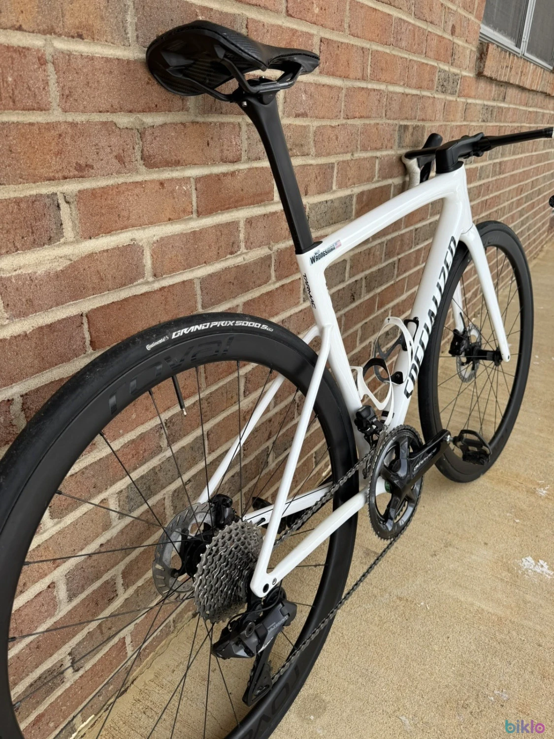 5. 2025 Specialized Tarmac SL8 Expert Ultegra Di2 54cm