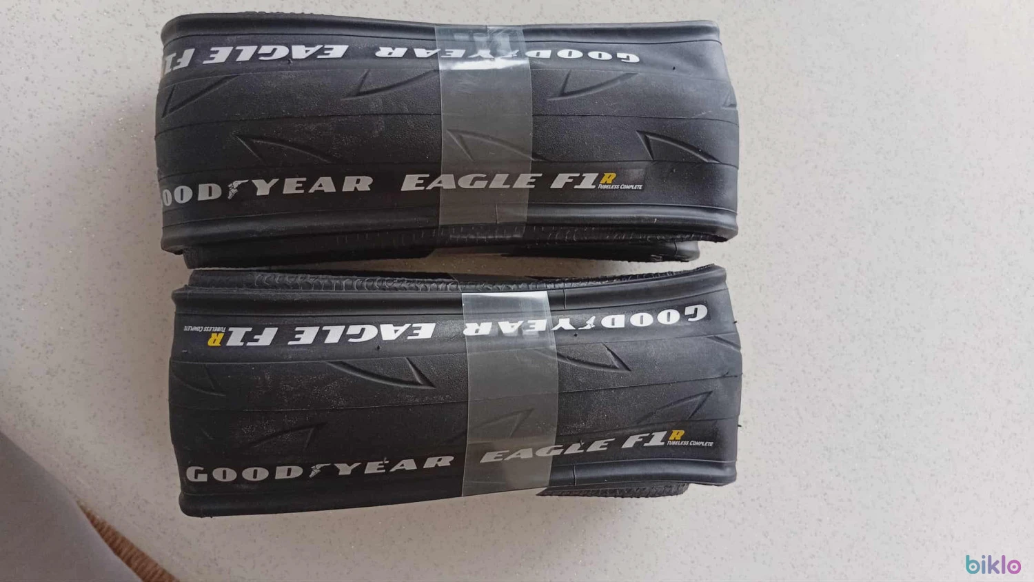 1. 2 pneus Goodyear Pneu Pliable - Eagle F1 R - Tubeless Complete - 28-622 - noir