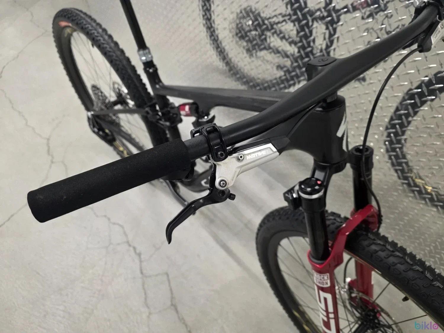 2. Specialized S-Works Epic 8 Medium Flight Attendant