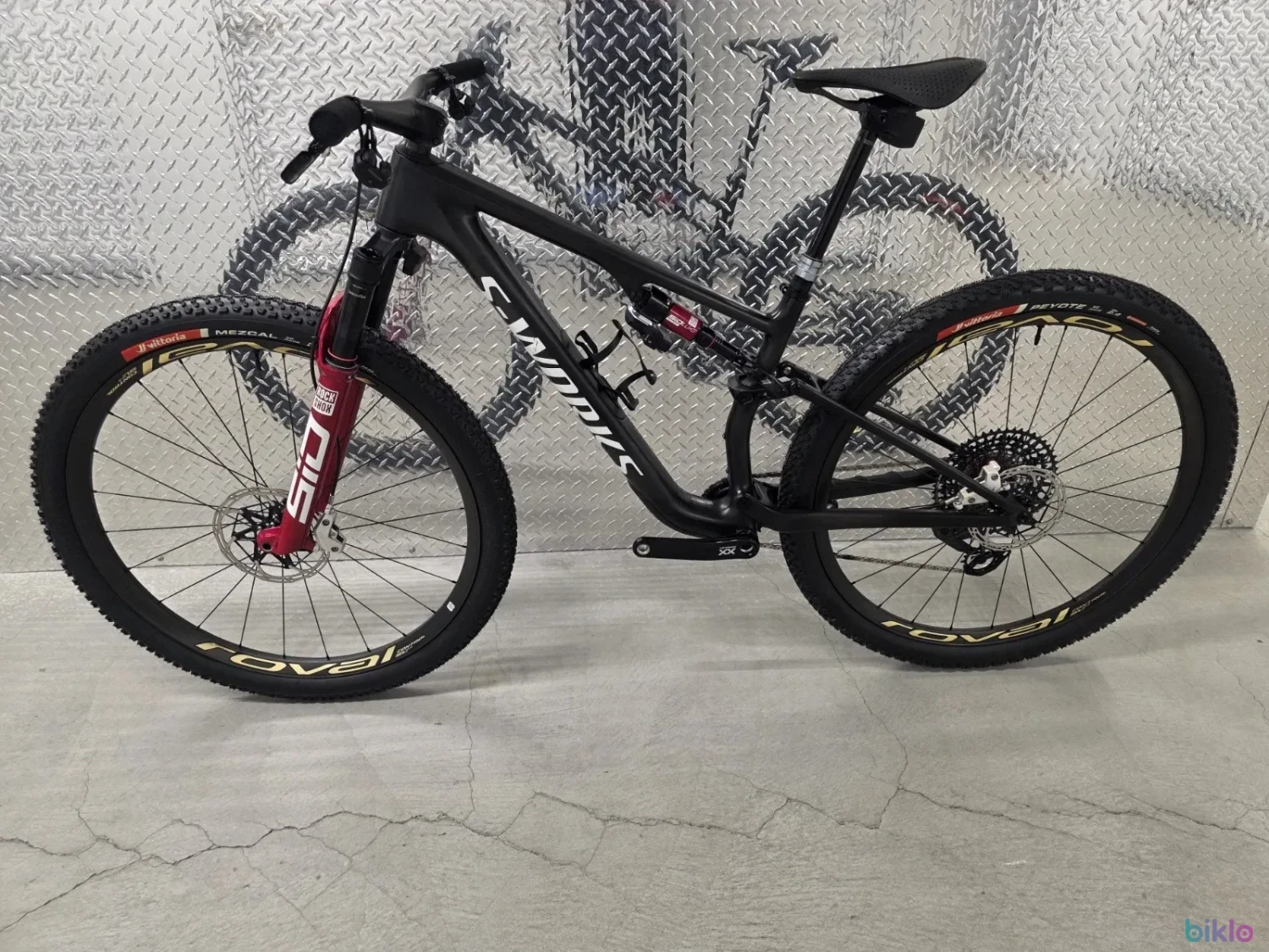 8. Specialized S-Works Epic 8 Medium Flight Attendant