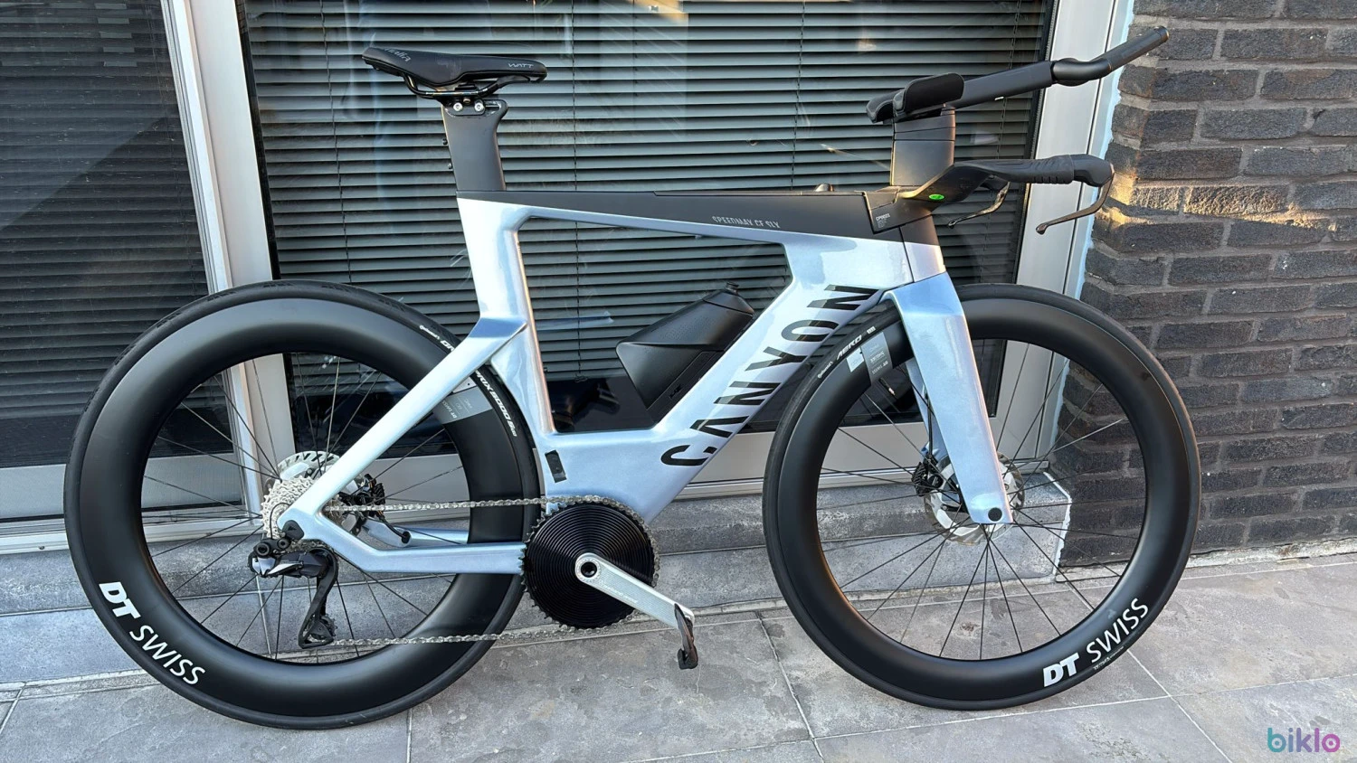1. Canyon Speedmax CF SLX 8 Ultegra Di2 1x
