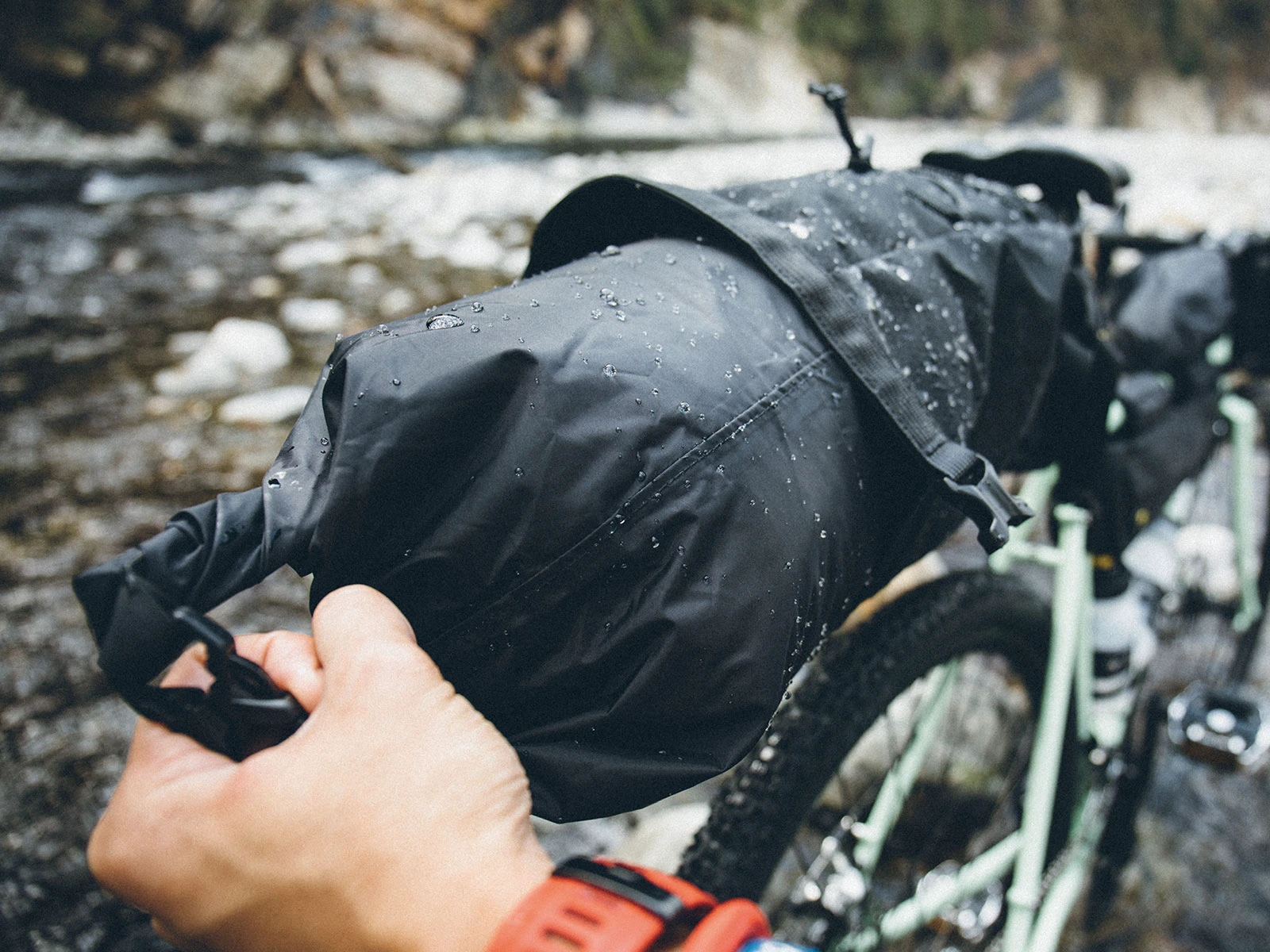 4. Geanta Tija Sa Bicicleta Topeak BackLoader Tbp-Bl3B - 15 L, Negru