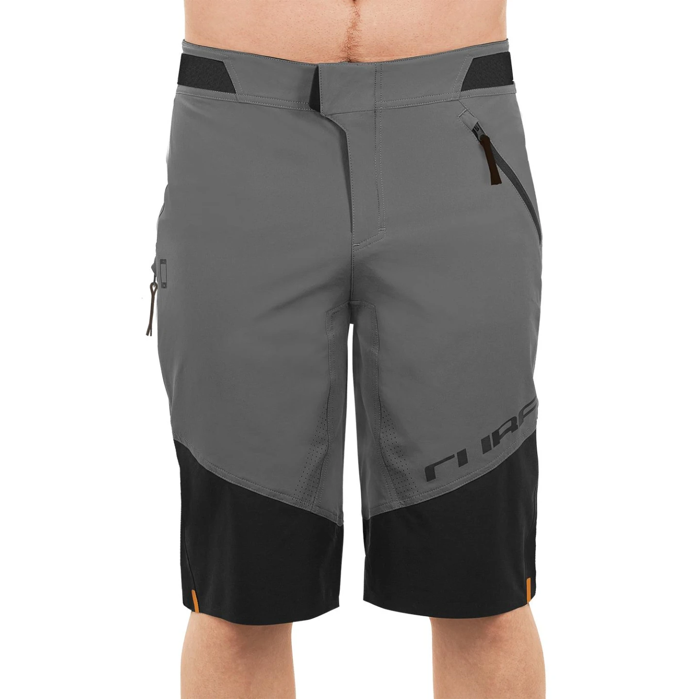 1. PANTALONI CUBE EDGE BAGGY SHORTS X ACTIONTEAM S