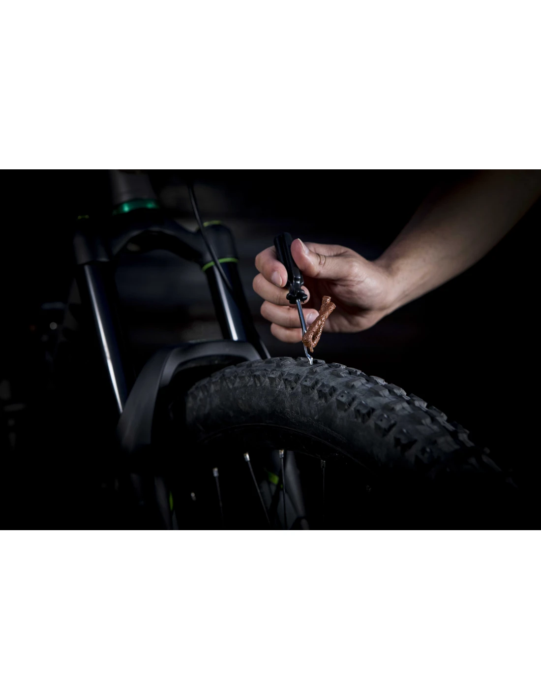 1. KIT REPARATII TUBELESS MARE