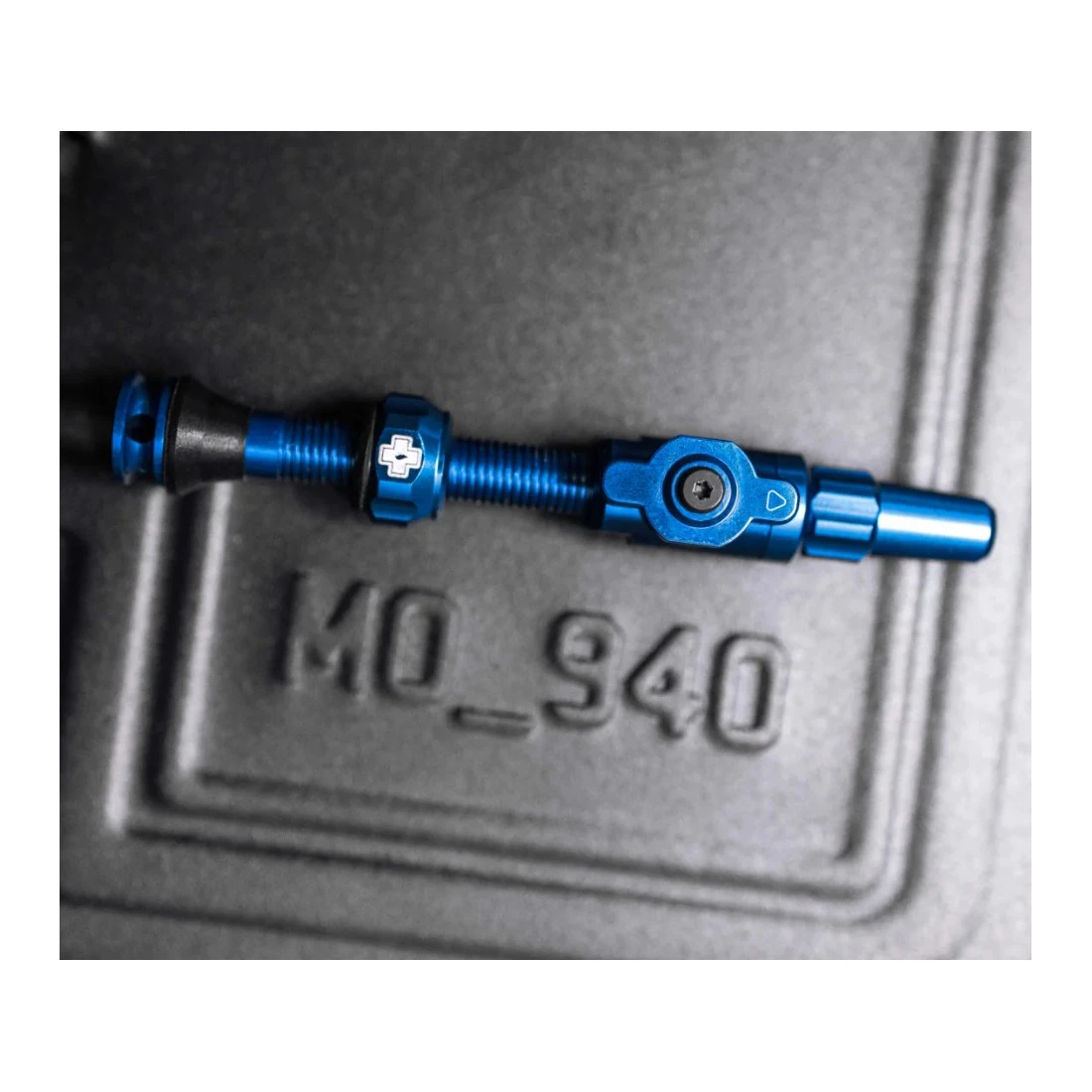 5. Valve tubeless Muc-Off Tubeless Valves Big Bore Lite (Medium) Pink