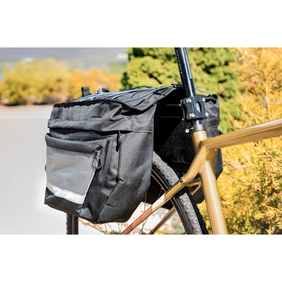 3. Geanta portbagaj Force Noem 2x10L neagra