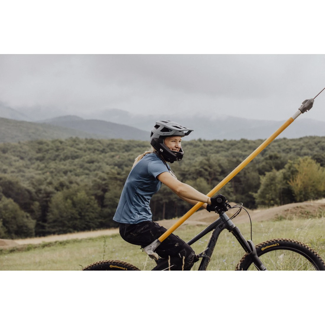 6. Casca Force DROP downhill, gri-negru XS-S