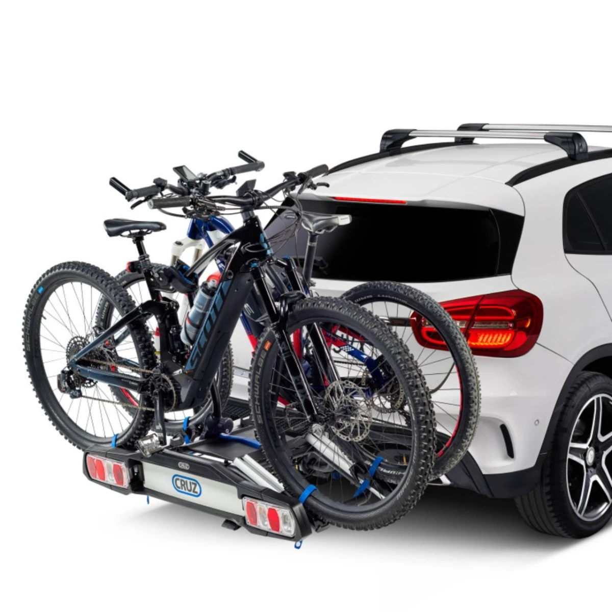 2. Suport pentru 2 biciclete electrice, Cruz Pivot eBike R3 940-509, cu prindere pe carligul de remorcare, 13 pini
