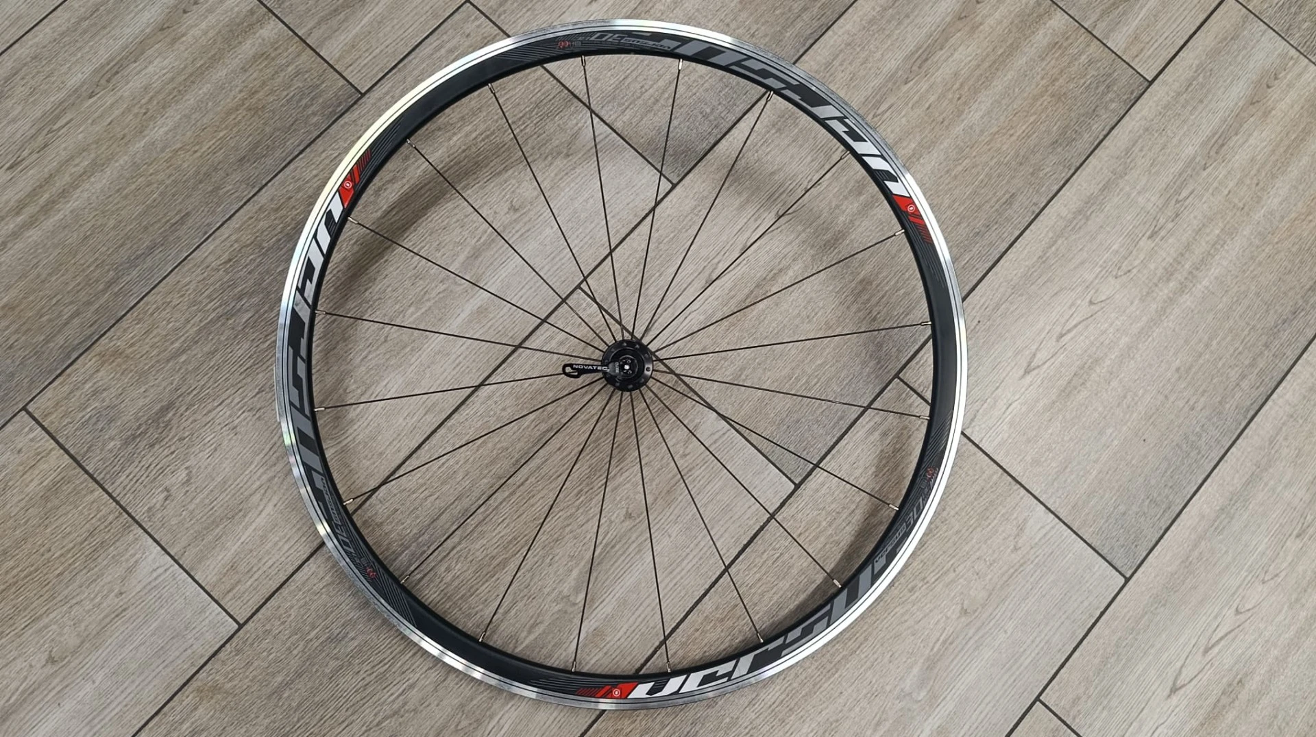 1. Roata Fata Devron Road Racer 4.8 Butuc Novatec A171SB/A+QR249F