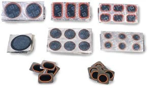 1. Petec autoadeziv Atala 32x32mm PX-132