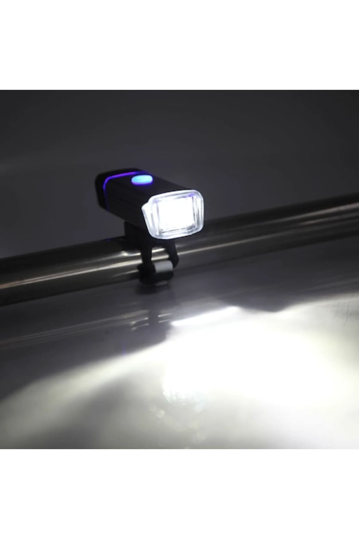 1. Far fata Carsons pentru bicicleta / trotineta, reincarcabil USB, 4 moduri luminare, aliaj aluminiu, negru