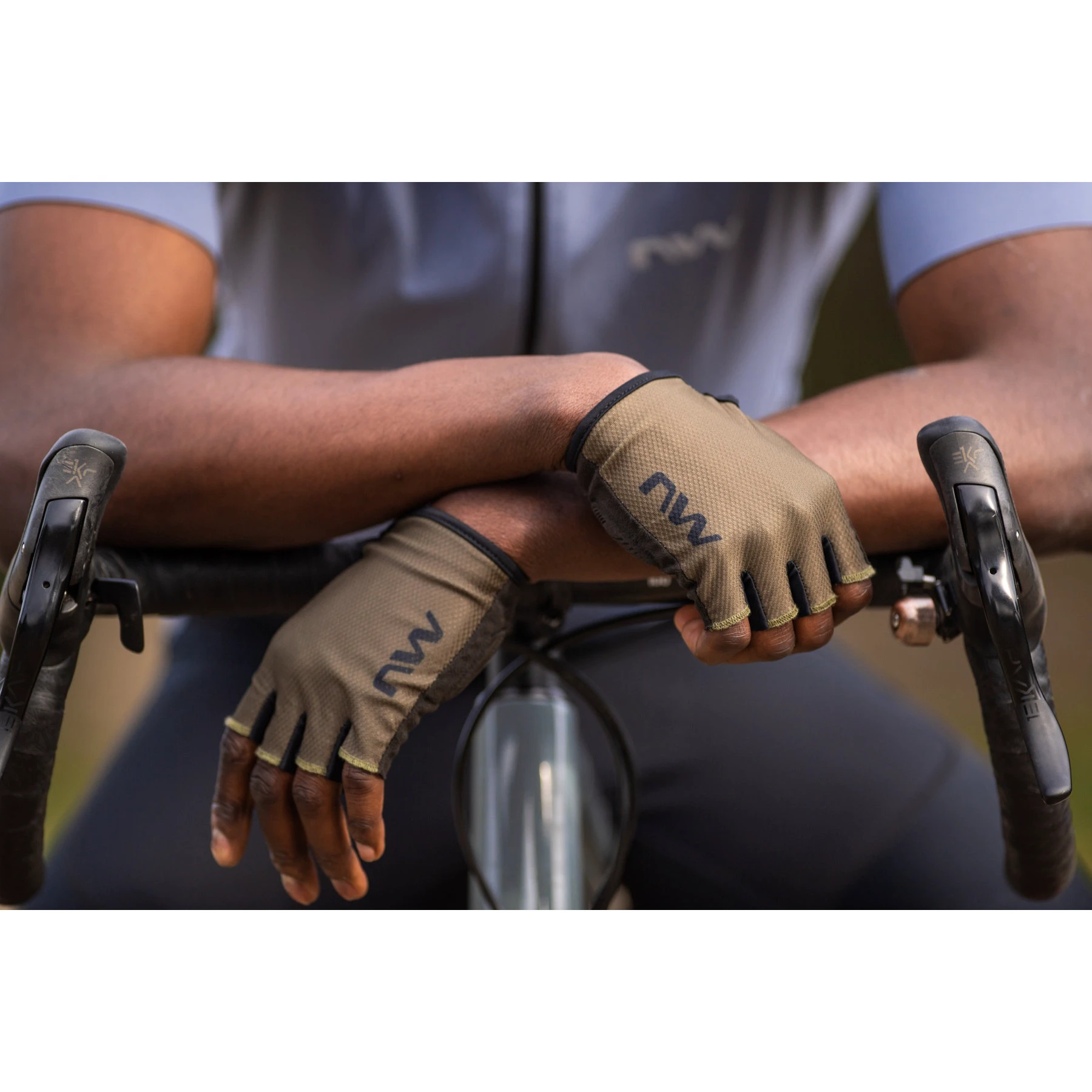 2. Northwave - manusi degete scurte - Active Short Finger Glove - Green Forest | Black